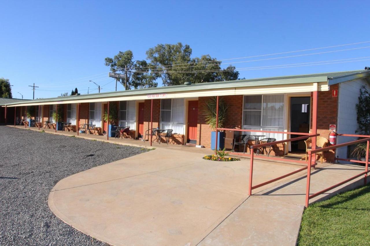 Cross Roads Motel Cobar Exterior photo