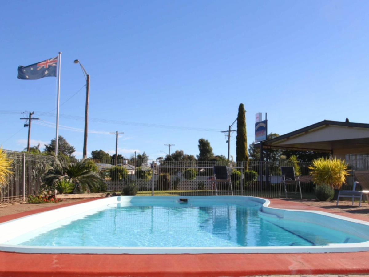 Cross Roads Motel Cobar Exterior photo